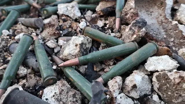 Video thumbnail for Syria: Binnish Ammunition Blast Kills Five 14.