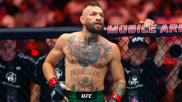 Video thumbnail for Conor McGregor's Career-Changing Injury at UFC Fight Night