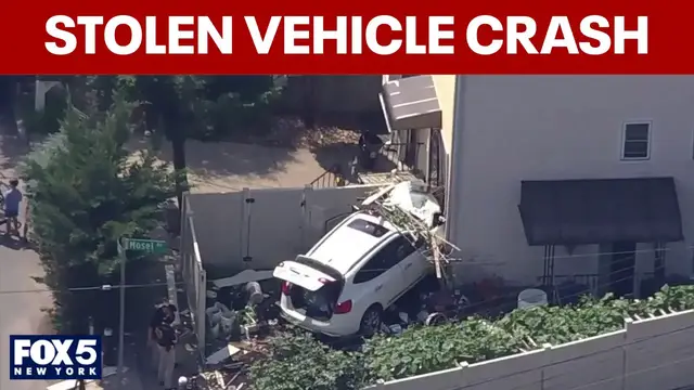 Video thumbnail for Staten Island crash: 2 in custody after vehicle plows into home