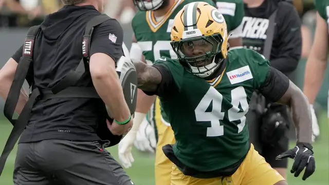 Video thumbnail for Analyzing Packers' Strategy & Key Players vs. Falcons