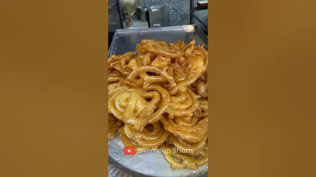 Video thumbnail for 11 Street Foods you must try out in Delhi #streetfood #shorts