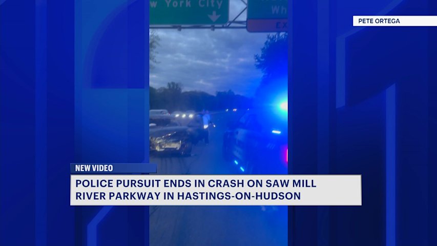 Video thumbnail for New video shows dramatic end of police pursuit on Saw Mill Parkway
