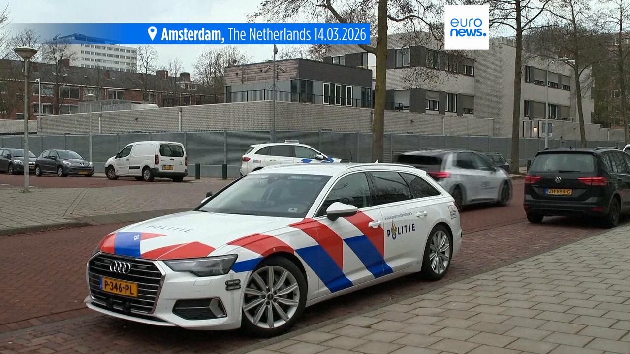Video thumbnail for Explosion damages Jewish school in Amsterdam with no injuries reported, mayor says