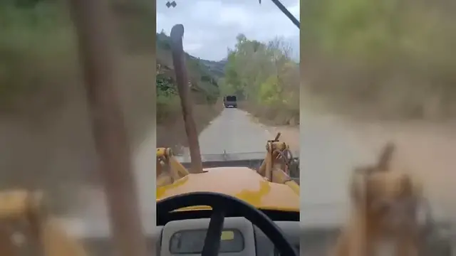 Video thumbnail for Lebanon: Lebanese Army Reopens Southern Road.