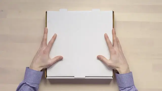 Video thumbnail for Unboxing a pizza