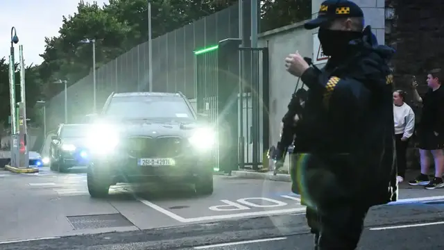 Video thumbnail for Suspected crime boss Daniel Kinahan lands in Dublin after extradition from Dubai