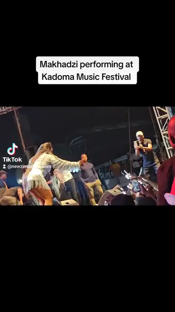 Video thumbnail for WATCH: Musician Makhadzi touches fan's manho-d on stage