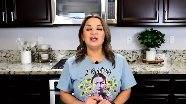 Video thumbnail for How to make Mexican Cheese _ Beans Enfrijoladas Easy Recipe(720P_60FPS)