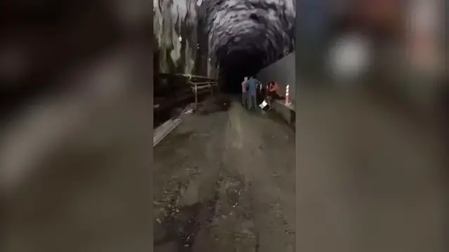 Video thumbnail for Nepal: Nepali Army rescues two trapped in Rasuwa hydropower tunnel following devastating flood.