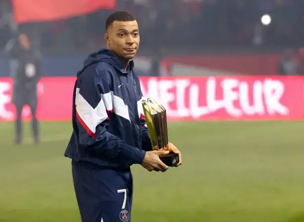 Video thumbnail for Real Madrid, Mbappé file Florentino Pérez's diabolical plan against PSG