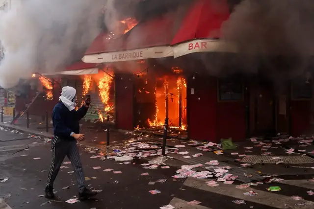 Video thumbnail for Buildings and cars set on fire as cost of living protests rock France
