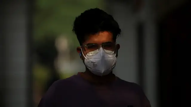 'Video thumbnail for India pollution protests: Police arrest demonstrators in New Delhi'