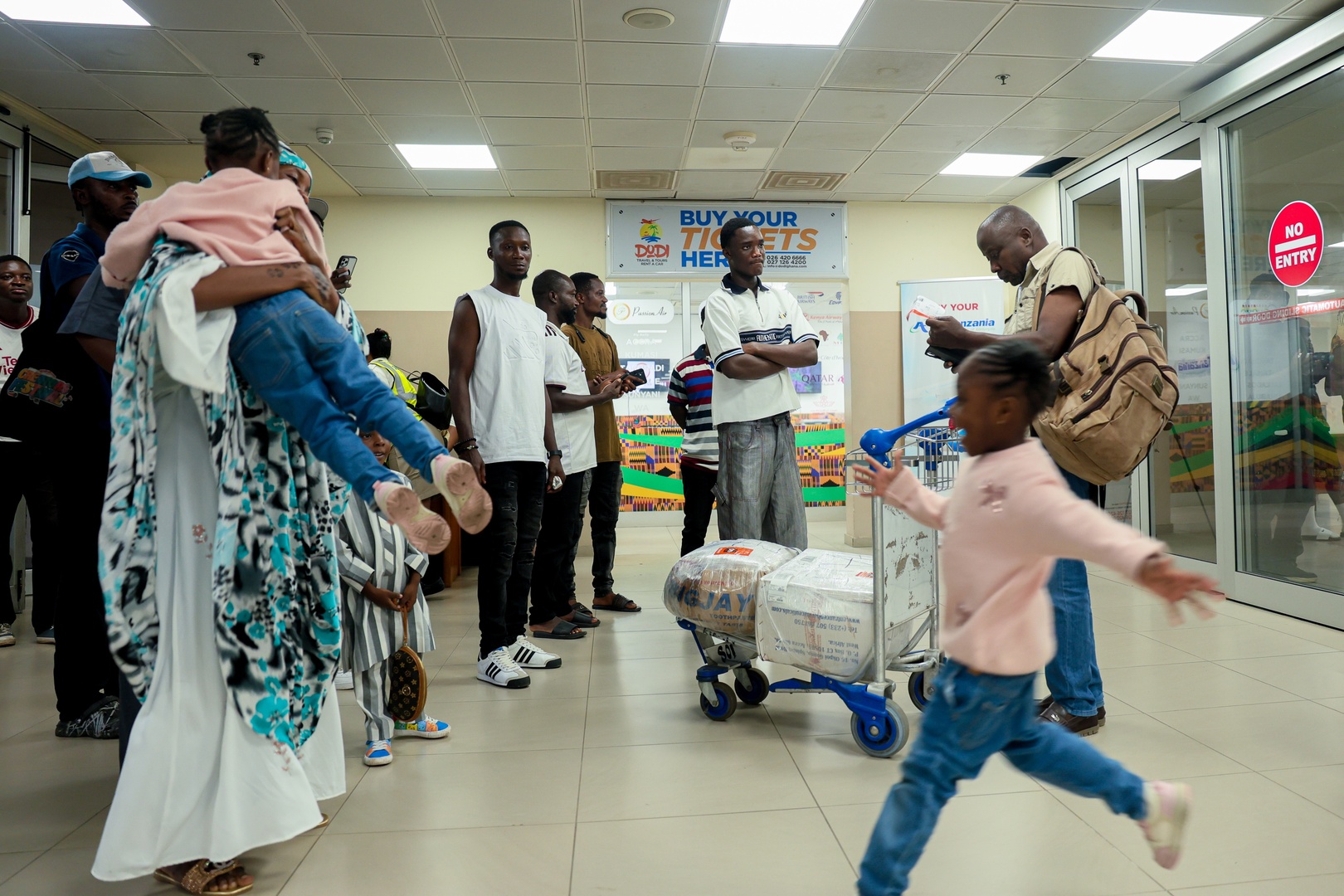 Video thumbnail for Ghana welcomes home citizens evacuated from South Africa
