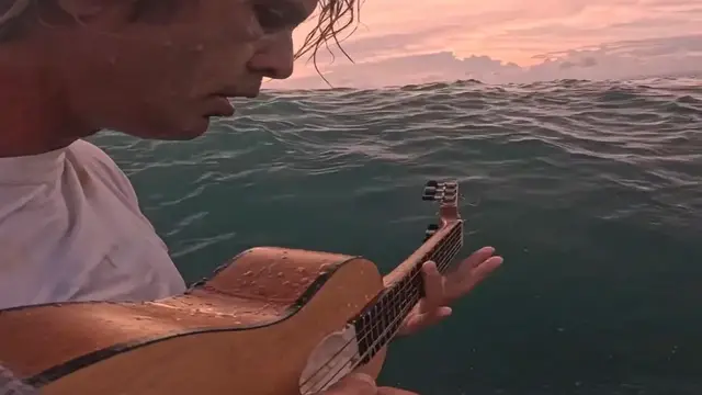 Video thumbnail for Surfing in Lombok: A unique blend of waves and music