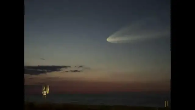 Video thumbnail for US: SpaceX Falcon 9 Launch Creates “Jellyfish Cloud” Effect 3.