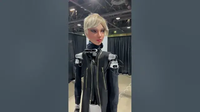 Video thumbnail for #humanoidrobots #robots #talks #likes #subscribe