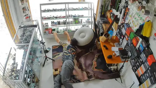 Video thumbnail for Oops! Man Breaks Glass Display While Trying to Lie Down