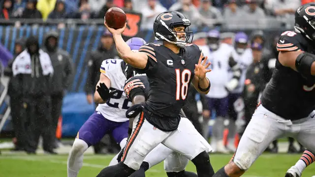 Video thumbnail for Analyzing Chicago Bears' Strategy with Backup QB Play