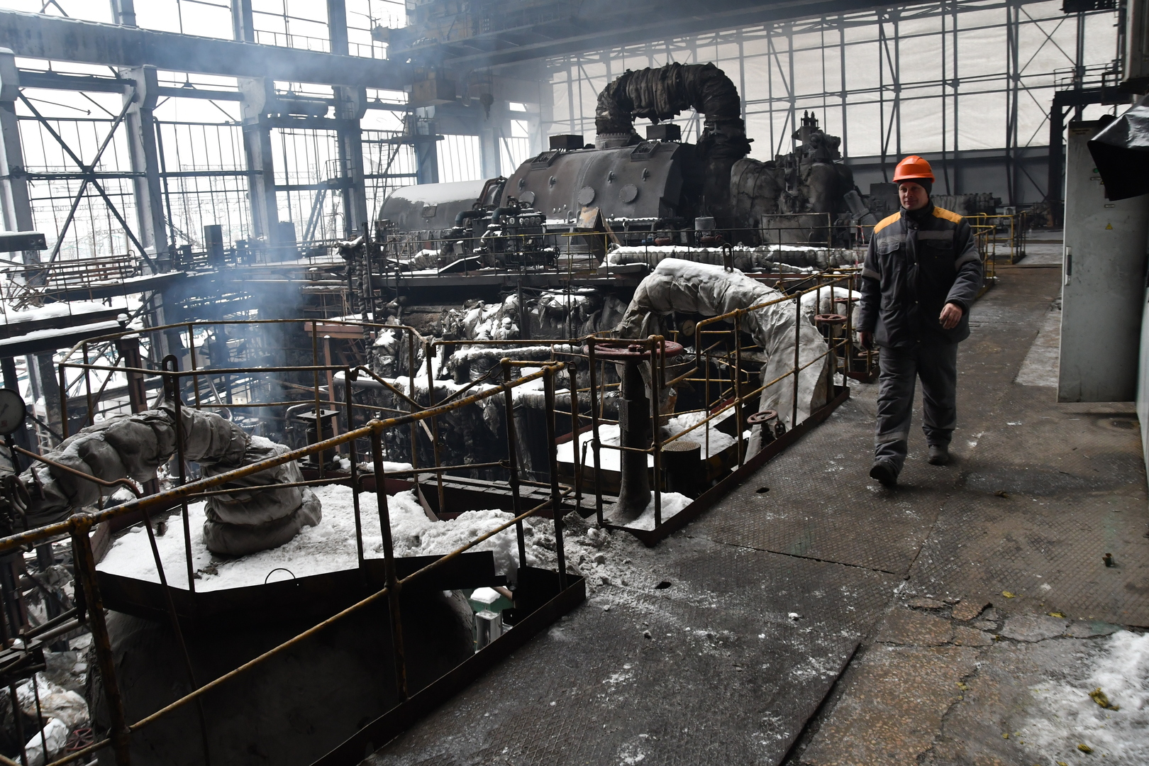 Video thumbnail for Russia-Ukraine-US negotiations: Second day of UAE talks as air strikes continue