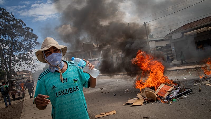 Video thumbnail for Tanzania opposition rejects commission report into election violence