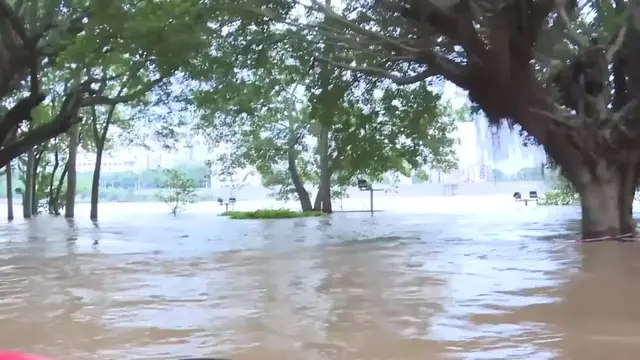 Video thumbnail for China: Persistent heavy rains trigger flooding in Guangxi, Chongqing.