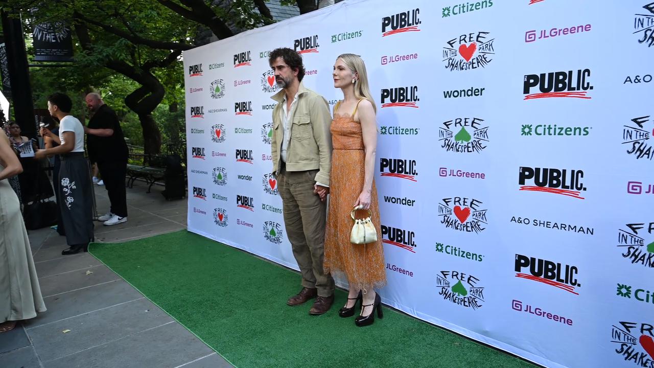 Video thumbnail for "NY: Opening Night of Free Shakespeare in the Park's "Romeo And Juliet" - Arrivals" 3.