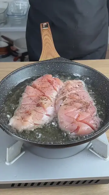 'Video thumbnail for Chicken in sauce, after this recipe, you'll only want to eat chicken like this'