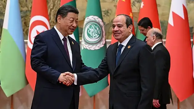 Video thumbnail for China's President Xi to hold talks with Egyptian counterpart in Cairo