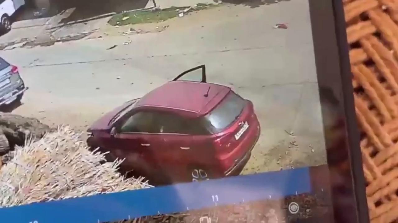 Video thumbnail for India: Horror inside locked car as two sisters succumb within 30 minutes amid brutal 53-degree heatwave.