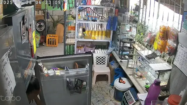 Video thumbnail for Child Rescued After Getting Trapped Inside Unplugged Fridge in Quezon