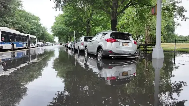 Video thumbnail for Flooded sidewalk in Pelham Parkway raises safety concerns for pedestrians