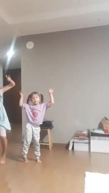 'Video thumbnail for Girls dancing'