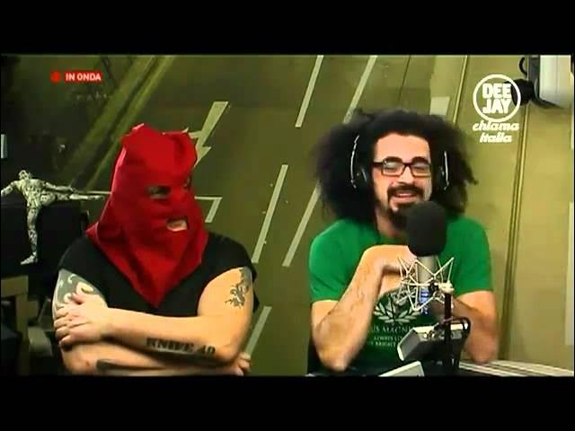Video thumbnail for Caparezza a Deejay chiama Italia - 28 02 2011 - Parte 2