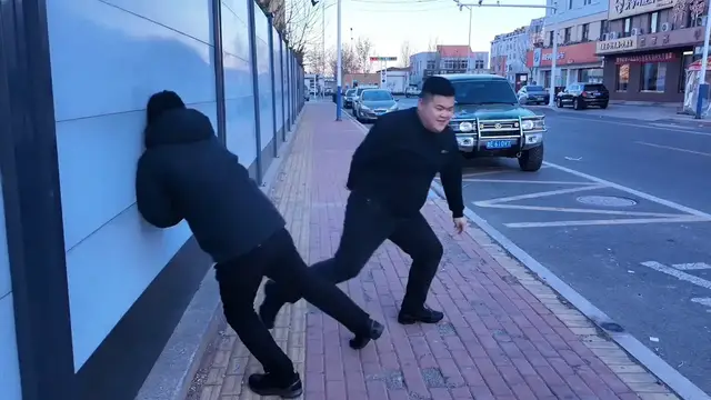 Video thumbnail for Hilarious Wall Trick Leaves Friend Stumbling in China