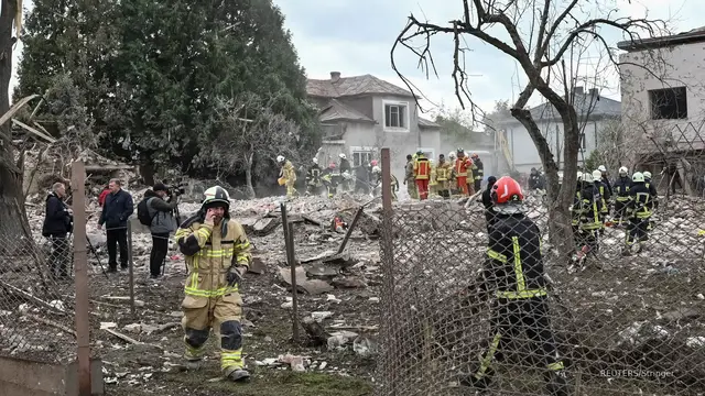 'Video thumbnail for At least 5 killed in Russian strikes on Ukraine’s Lviv region'