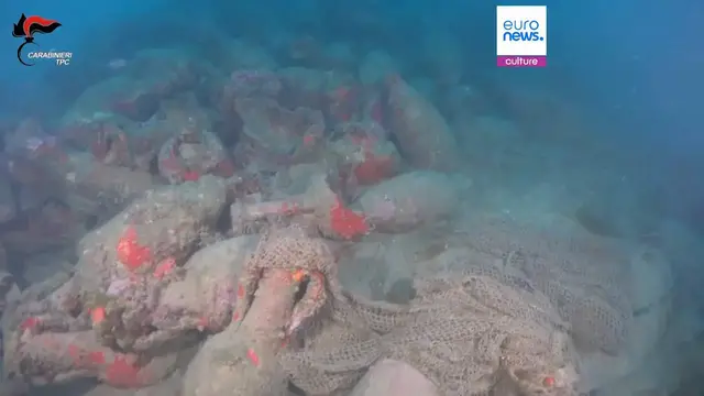 Video thumbnail for Roman shipwreck with hundreds of amphorae found off Sicily