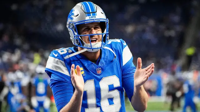 Video thumbnail for NFC North vs. NFC West: Evaluating the Stronger Division
