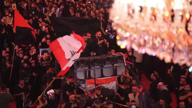 Video thumbnail for Iraq: Shia Muslims flock to Imam Hussein and Abbas shrines for Arbaeen in Iraq’s Karbala.