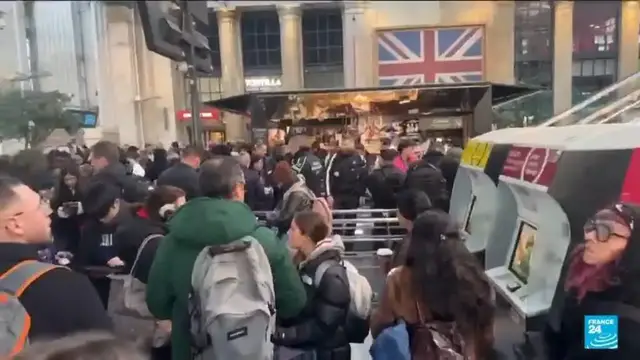 Video thumbnail for Eurostar to return to normal after massive power supply leaves travellers stranded