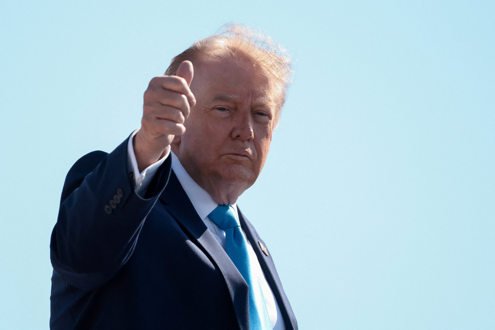 Video thumbnail for Trump jokes about running for Israeli prime minister