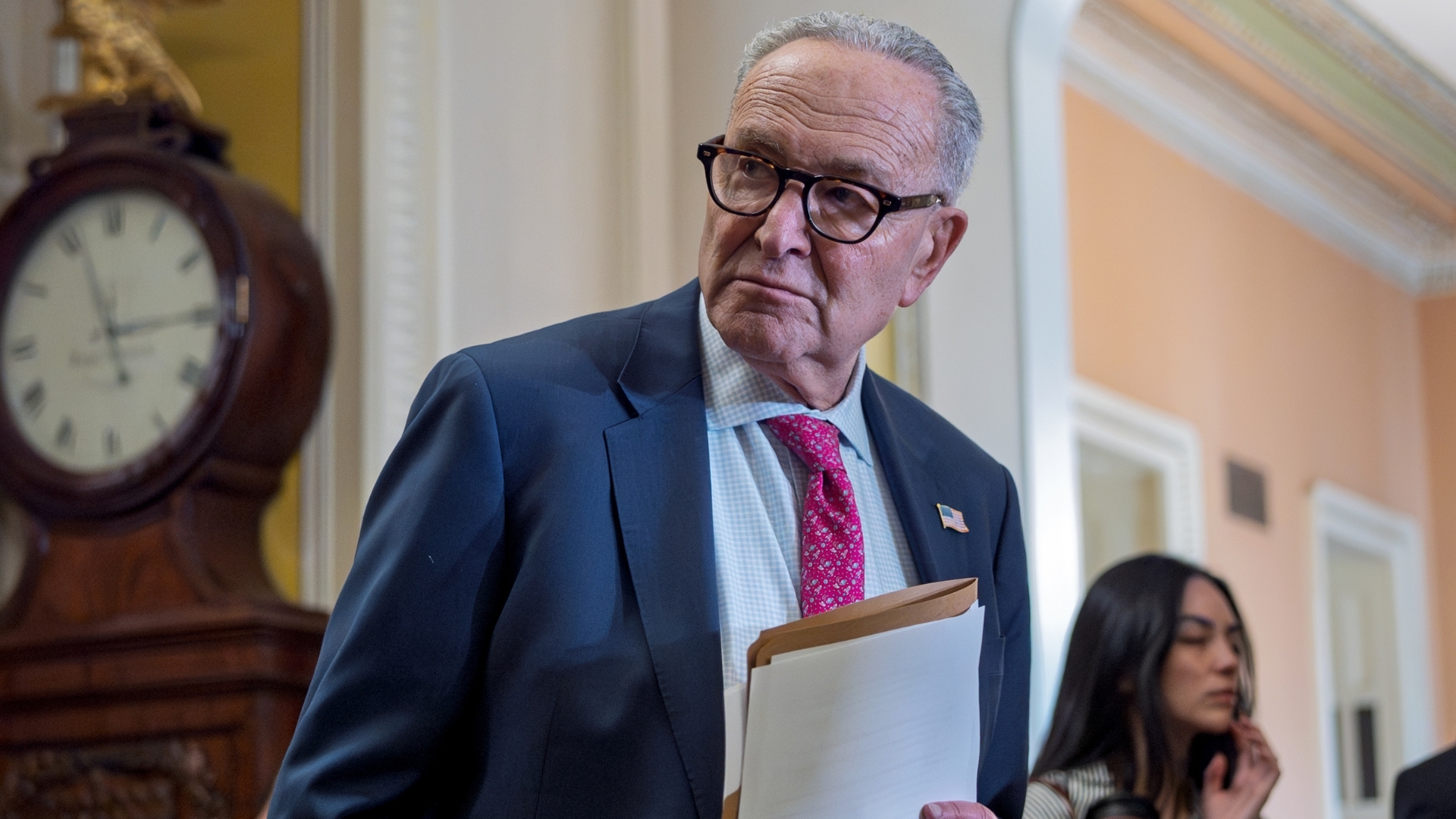 Video thumbnail for US sex abuse laws : Bill introduced to remove statute of limitations