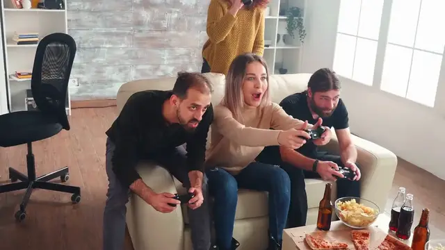 Video thumbnail for Best Guns in Apex Legends