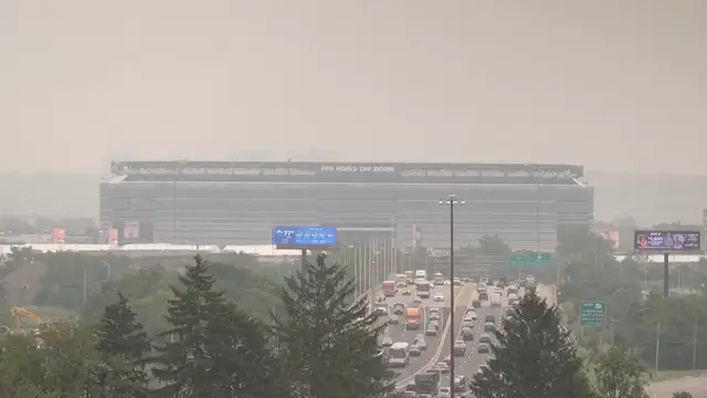Video thumbnail for Wildfire smoke blankets World Cup final stadium before kickoff