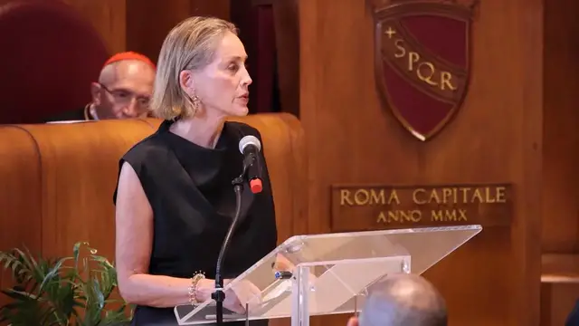 Video thumbnail for Italy: 'Global Nobel Laureates Assembly on AI and Nuclear War' held in Rome.