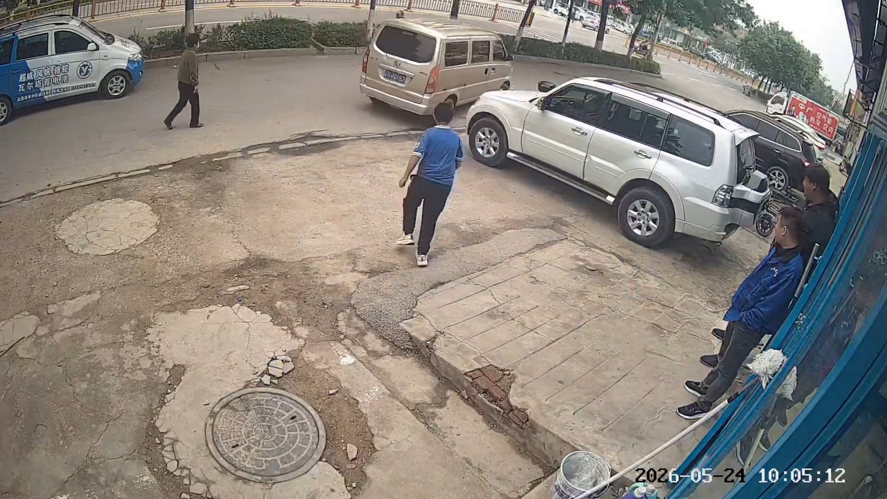 Video thumbnail for Boy Left Behind After Dad Drives Off Searching for Coin