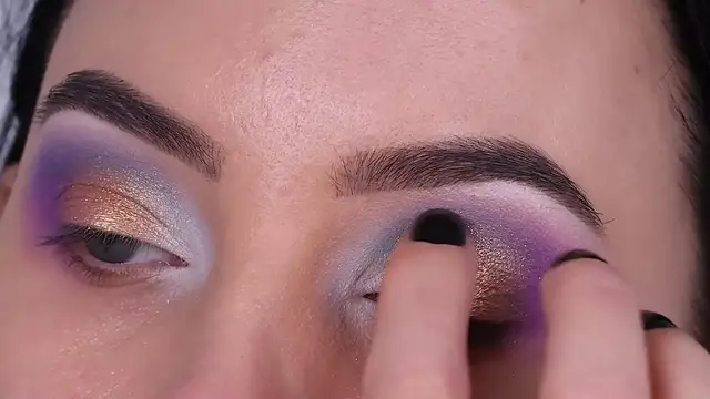'Video thumbnail for Golden Smokey Eyes With Touch of Color Eye Makeup Tutorial'