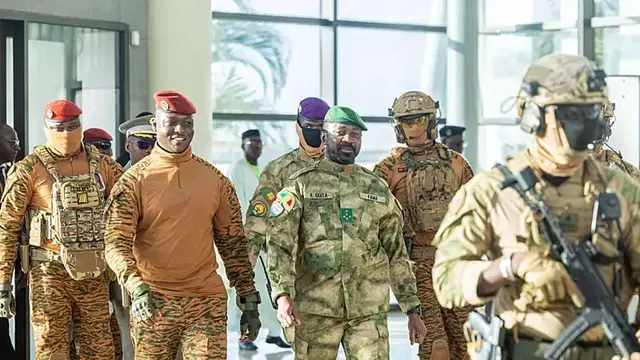 Video thumbnail for Mali, Niger and Burkina Faso leaders meet in Bamako for Alliance of Sahel States summit