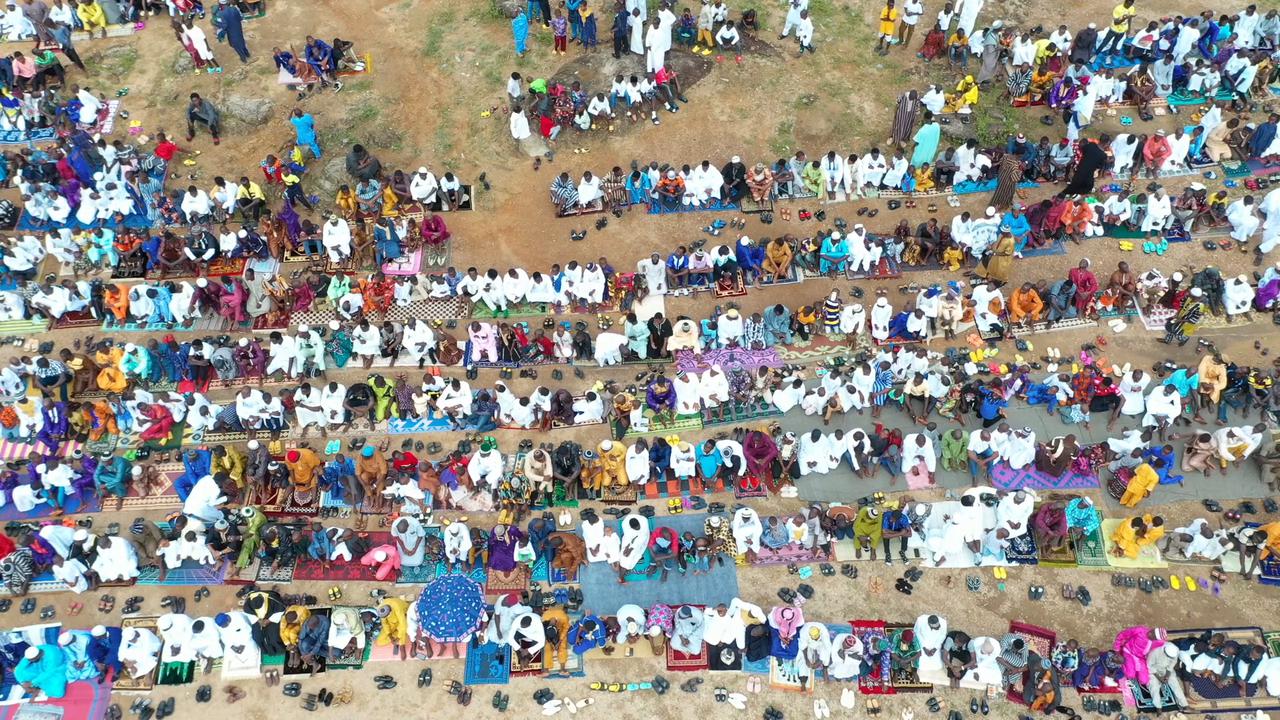 Video thumbnail for Sierra Leone: DRONE - Muslims observe Eid al-Adha prayer in Sierra Leone.