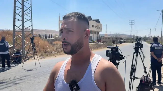 Video thumbnail for Israeli army detains Palestinians, carries out field interrogations in West Bank.