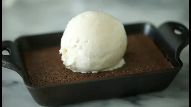 Video thumbnail for Brownie à la Mode | Byron Talbott